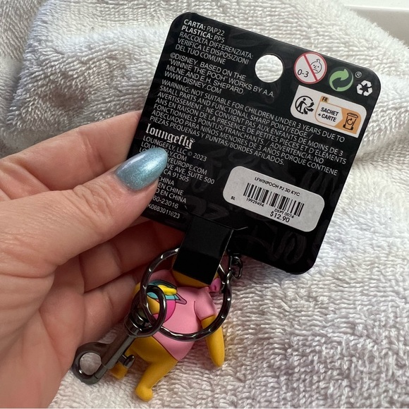 Winnie the Pooh Keychain - Picture 2 of 2